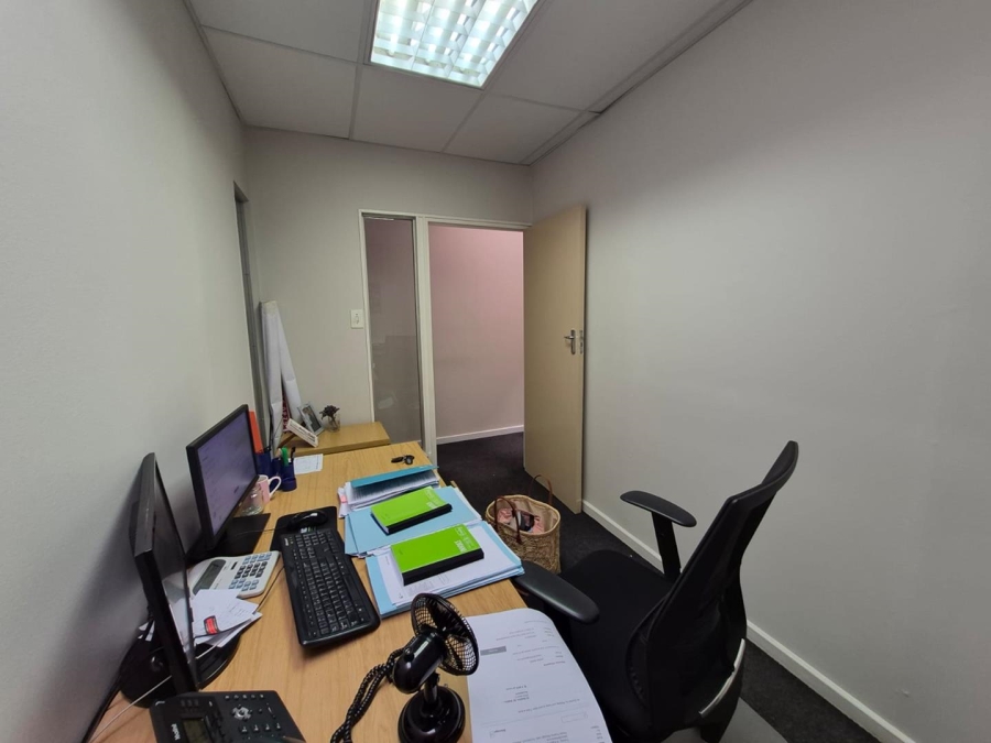 To Let Commercial Property for Rent in Pinelands Western Cape